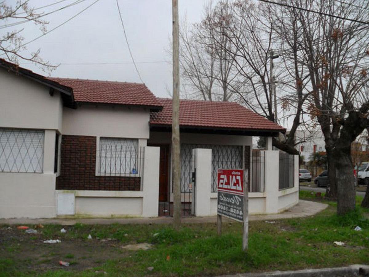 2 bedrooms House in Ituzaingo, Argentina No. 76499