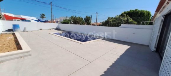 3 bedrooms House in Luz, Portugal No. 63760 11