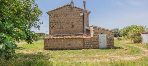 4 rooms House in Sorano, Italy No. 111947 8