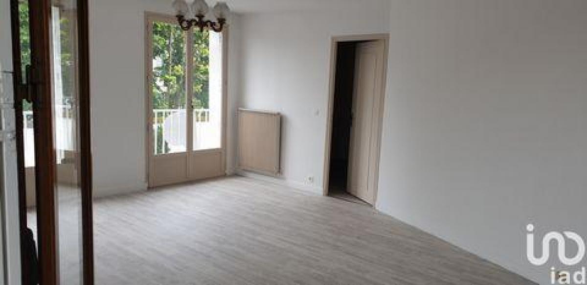 Studio in the Condo in Sens, France No. 3308