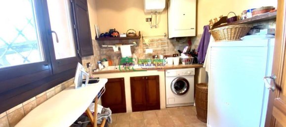 3 bedrooms Villa in Ragusa, Italy No. 172956 18