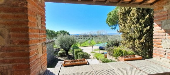 5 bedrooms House in Tuoro sul Trasimeno, Italy No. 54191 4