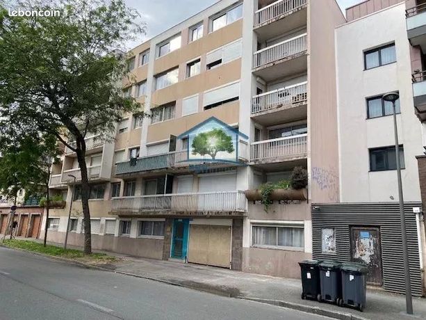 Parking à Rouen, France No. 311599