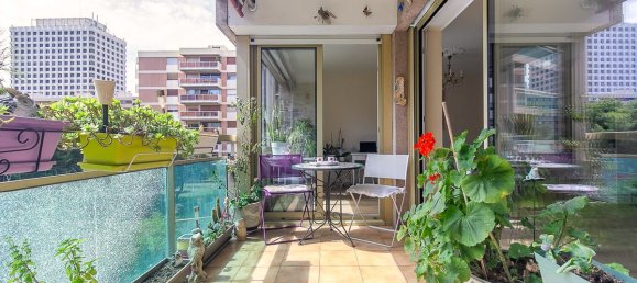 Apartamento de 2 dormitorios en Marseille, France No. 338568 10