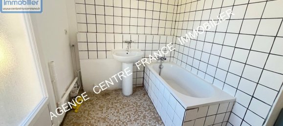 3 bedrooms House in Bourges, France No. 217496 10