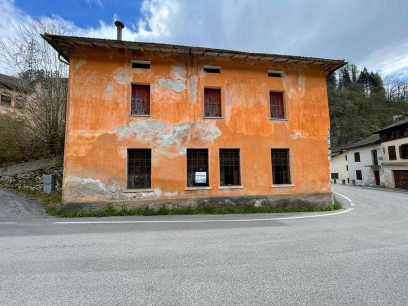 4 Schlafzimmer Villa in Sovramonte, Italy, Nr. 372715