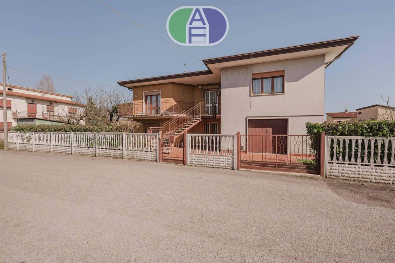 Casa de 8 divisões em Spinea, Italy N.º 36057