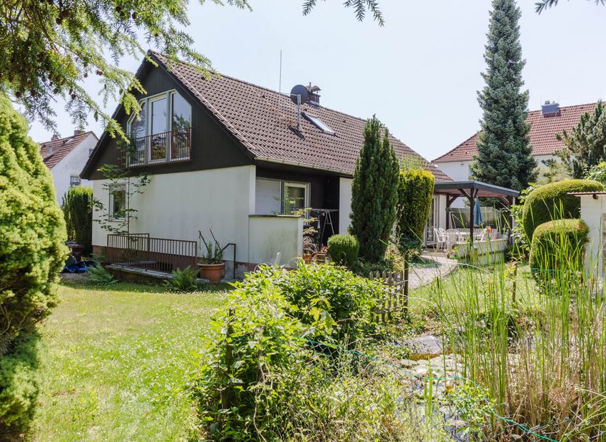 Дом с 5 комнатами в Бергштрасе, Германия № 297873