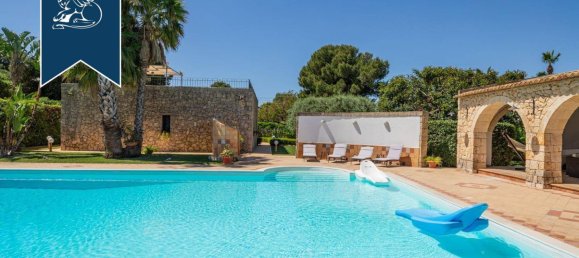 3 rooms Villa in Syracuse, Italy No. 243205 11