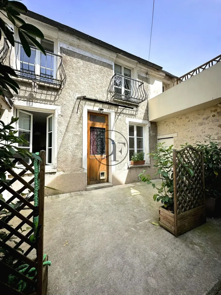 2 bedrooms House in Avon, France No. 321600