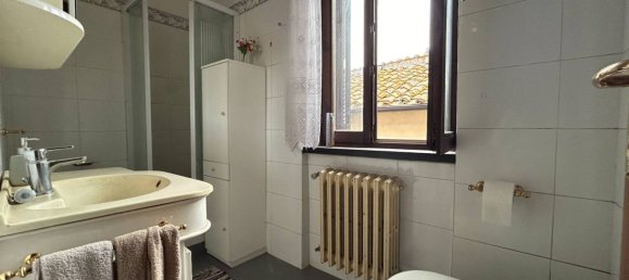 4 rooms Apartment in Viterbo, Italy No. 48565 22