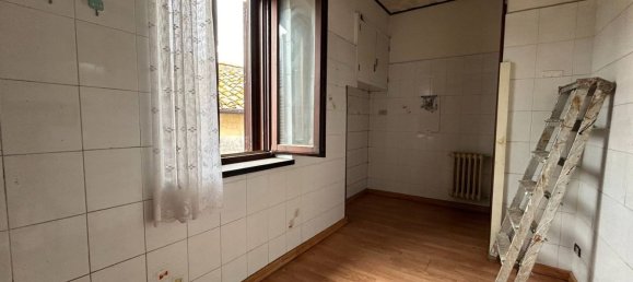 4 rooms Apartment in Viterbo, Italy No. 48565 19