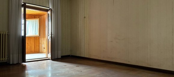 4 rooms Apartment in Viterbo, Italy No. 48565 16