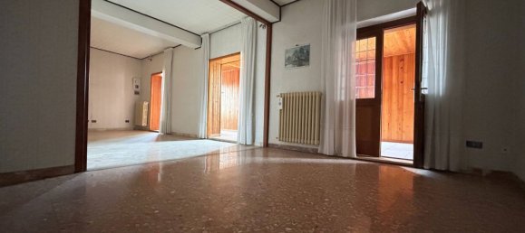 4 rooms Apartment in Viterbo, Italy No. 48565 27