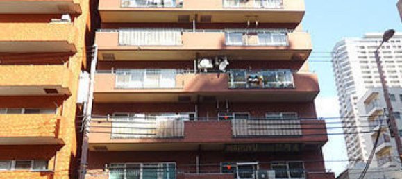 Studio à Kosaka, Japan No. 1755 2