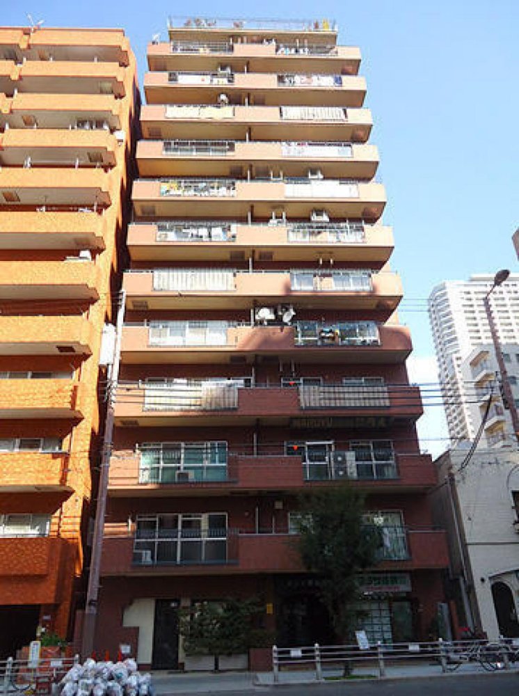 Studio à Kosaka, Japan No. 1755