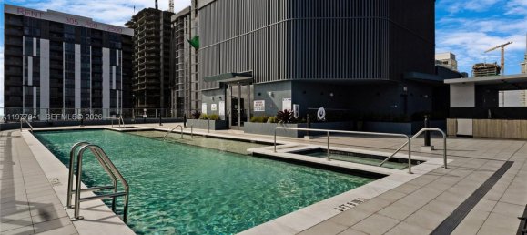 42.55 m² propiedad comercial en venta en Miami, Miami-Dade, Florida, USA № 615338 3
