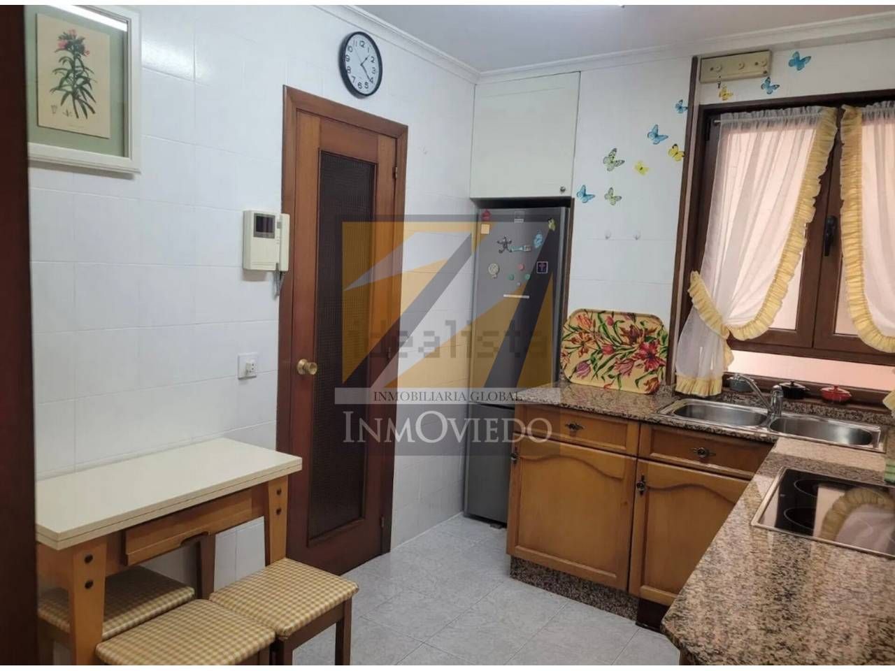 3 bedrooms Apartment in Oviedo, Spain No. 140172