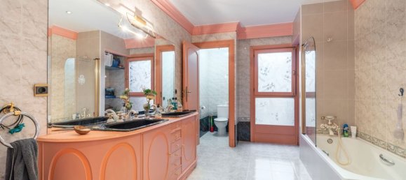 Villa de 9 dormitorios en Estepona, Spain No. 179032 11