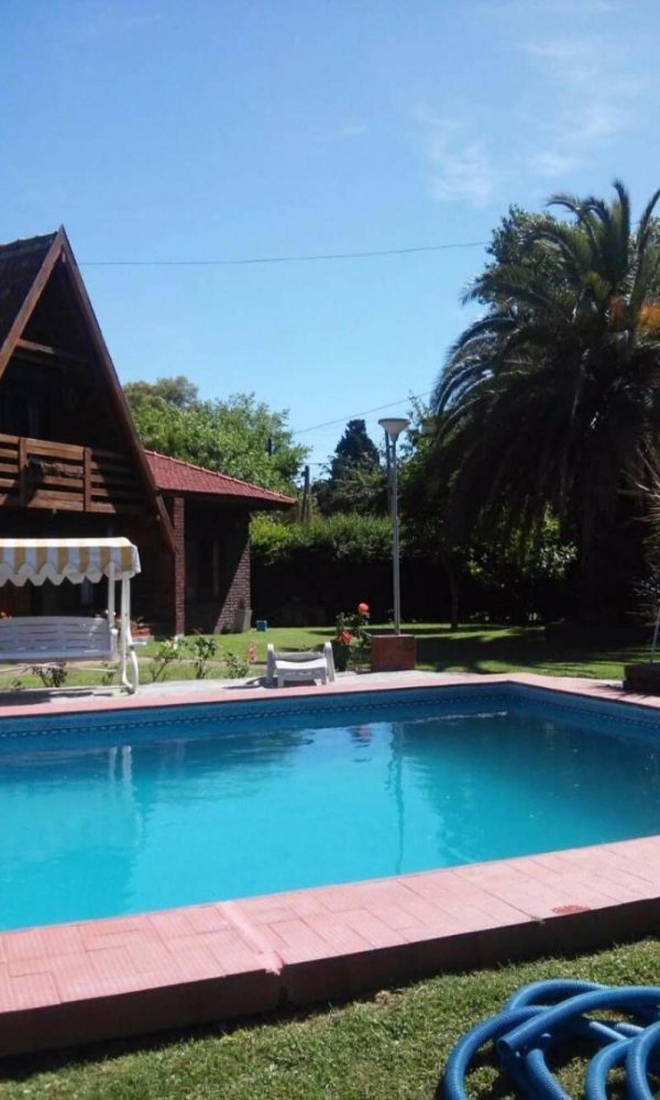 3 bedrooms Farm in Ezeiza, Argentina No. 36228