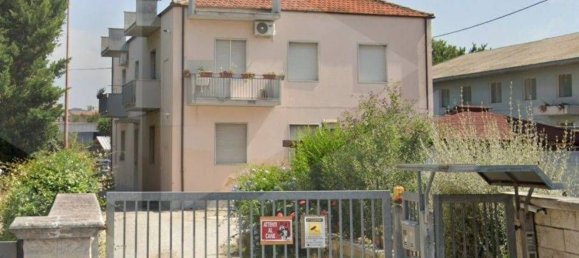 4 rooms Apartment in Pescara, Italy No. 17146 11