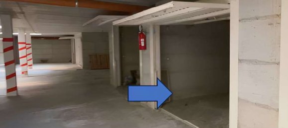 33m² Garage in Pavia, Italy No. 364845 3