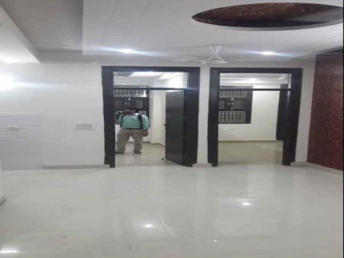 2 bedrooms House in Noida, India No. 23819