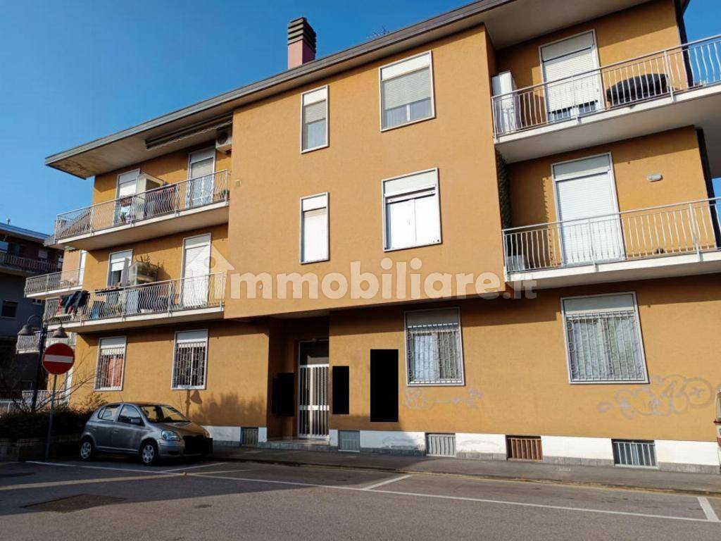 3 bedrooms Apartment in Cairate, Italy No. 283016