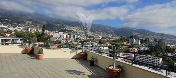 4 bedrooms Penthouse in Funchal, Portugal No. 124922 2