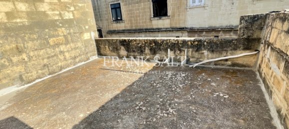 Laden in Paola, Malta, Nr. 12347 6