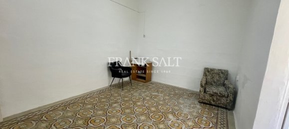 Laden in Paola, Malta, Nr. 12347 5