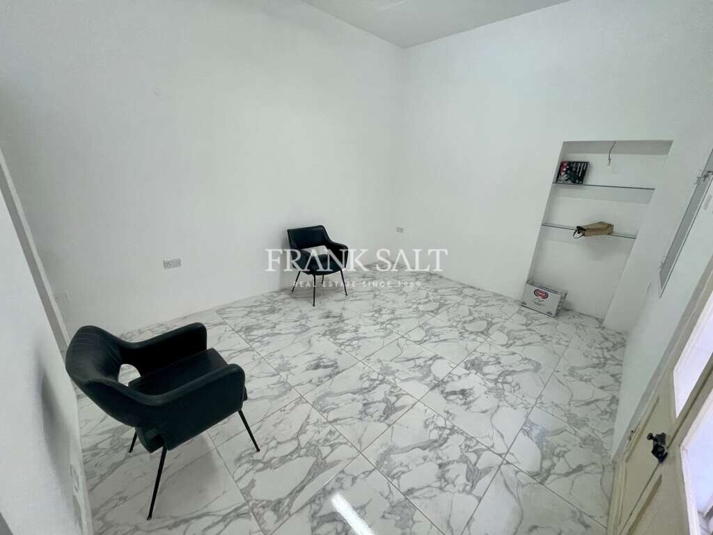 Laden in Paola, Malta, Nr. 12347