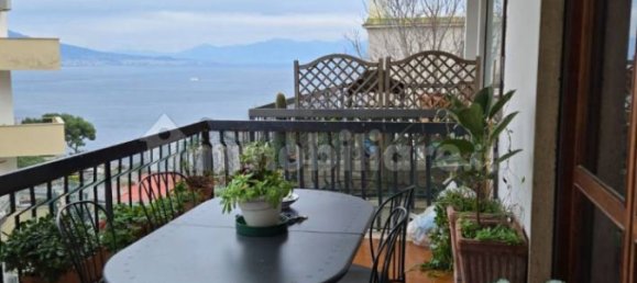 3 bedrooms Apartment in Naples, Italy No. 32010 4