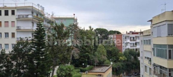 3 bedrooms Apartment in Naples, Italy No. 32010 6