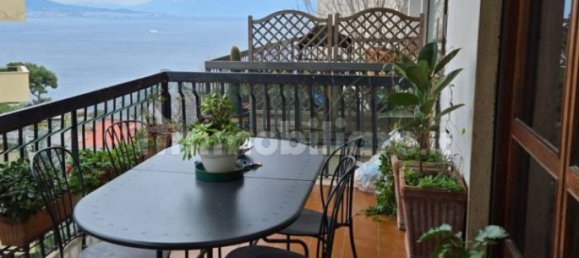 3 bedrooms Apartment in Naples, Italy No. 32010 2