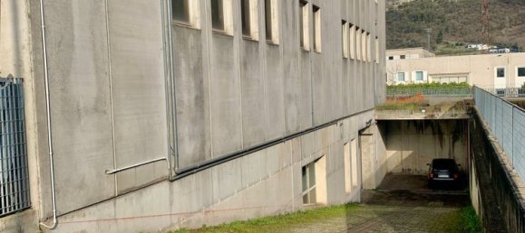 Коммерческая недвижимость 350м² в Мори, Италия № 44308 2