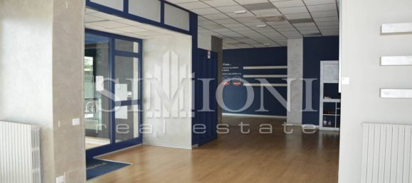 2 rooms Commercial property in Varese, Italy No. 260737 6
