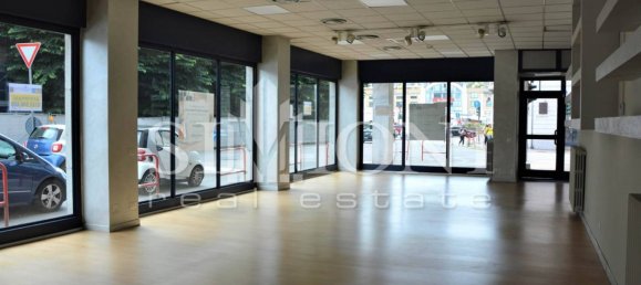 2 rooms Commercial property in Varese, Italy No. 260737 5