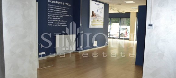 2 rooms Commercial property in Varese, Italy No. 260737 9