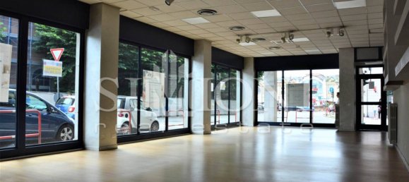 2 rooms Commercial property in Varese, Italy No. 260737 4