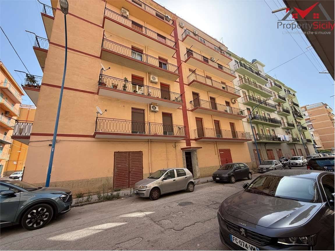 5 rooms Apartment in Porto Empedocle, Italy No. 284539