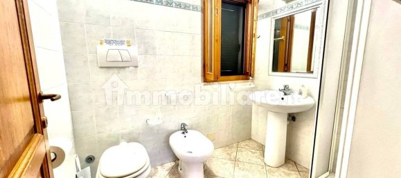 Дом с 5 комнатами в Порто Адзурро, Италия № 81078 20