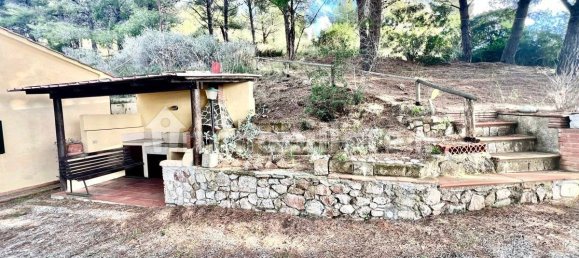 Дом с 5 комнатами в Порто Адзурро, Италия № 81078 9