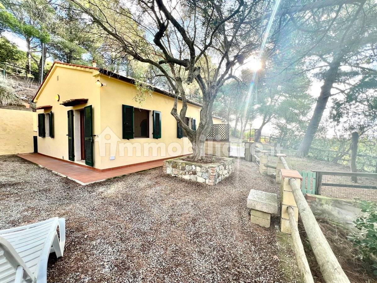 Дом с 5 комнатами в Порто Адзурро, Италия № 81078