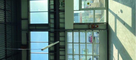 1650m² Commercial property in Hamilton, Canada No. 1381 4