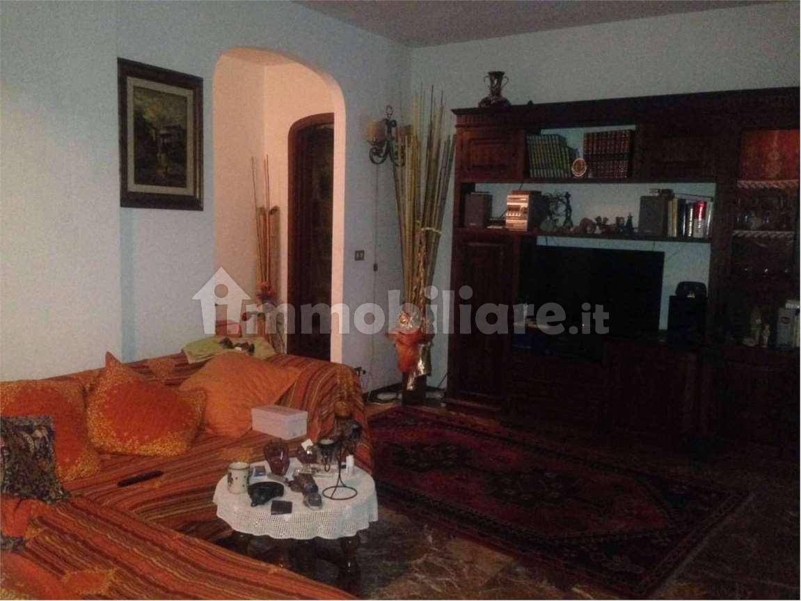 Apartamento de 2 dormitorios en Livorno, Italy No. 165184