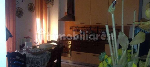 Apartamento de 2 dormitorios en Livorno, Italy No. 165184 3