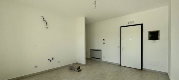 1 bedroom Apartment in Rome, Italy No. 273660 5