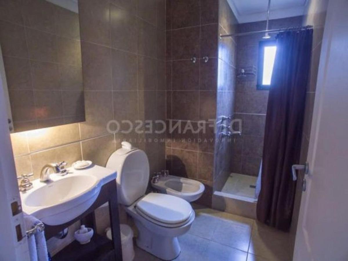 3 bedrooms House in Mar del Plata, Argentina No. 90705