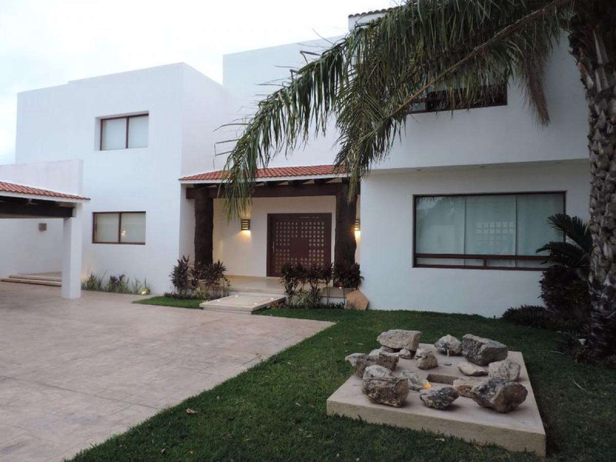 Дом с 4 спальнями в Мерида, Мексика № 140161